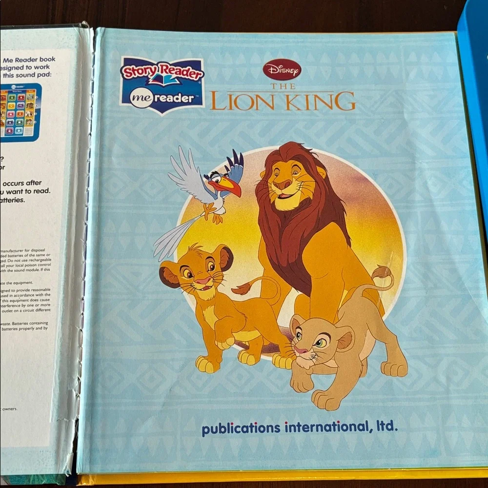 Story Reader Disney Collection with Blue Interactive Me Reader 8 Books